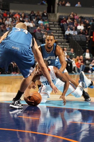 也折射出 也折射出