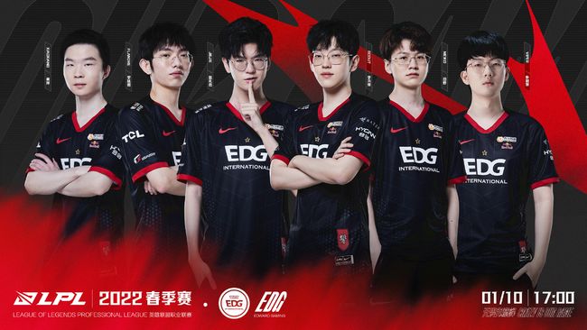 体育中超：时隔11年再度亮相 成都蓉城0-2不敌深圳队