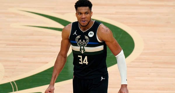 中国队通过 中国队通过